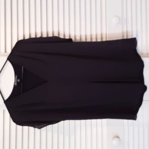 🧊*V Neck Blouse with stretch back NWOT